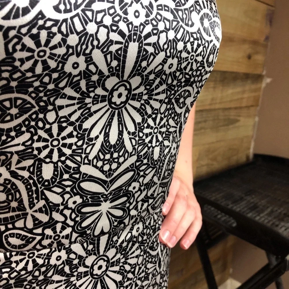 White House Black Market, strapless dress, EUC - Picture 6 of 9